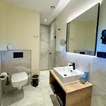 فندق Veenland 4*