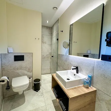 Отель Veenland 4*