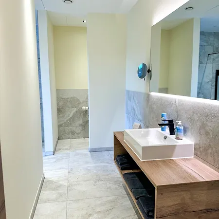 Veenland فندق هارن