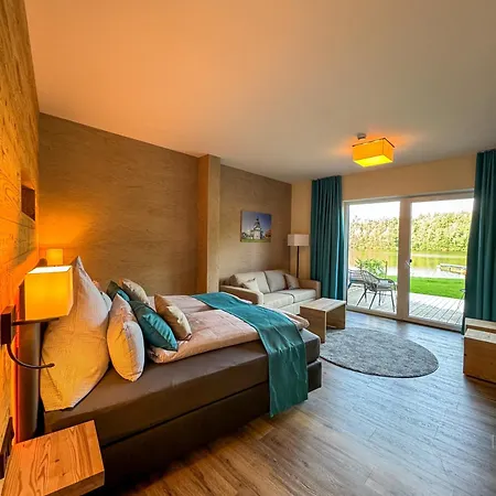 Veenland فندق 4*