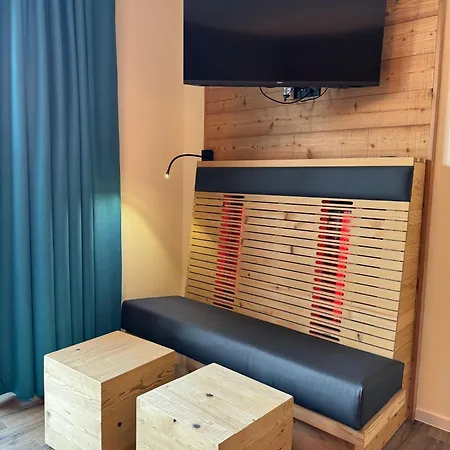 Veenland فندق هارن