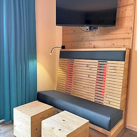 Veenland فندق هارن